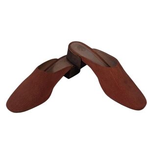 Madewell, The Alicia Mule, Corduroy Suede Rust Color. Size 6
